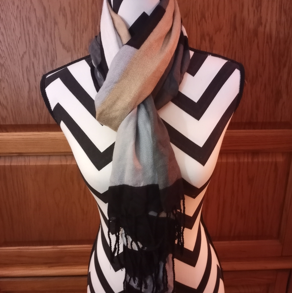 Apt 9 Scarf